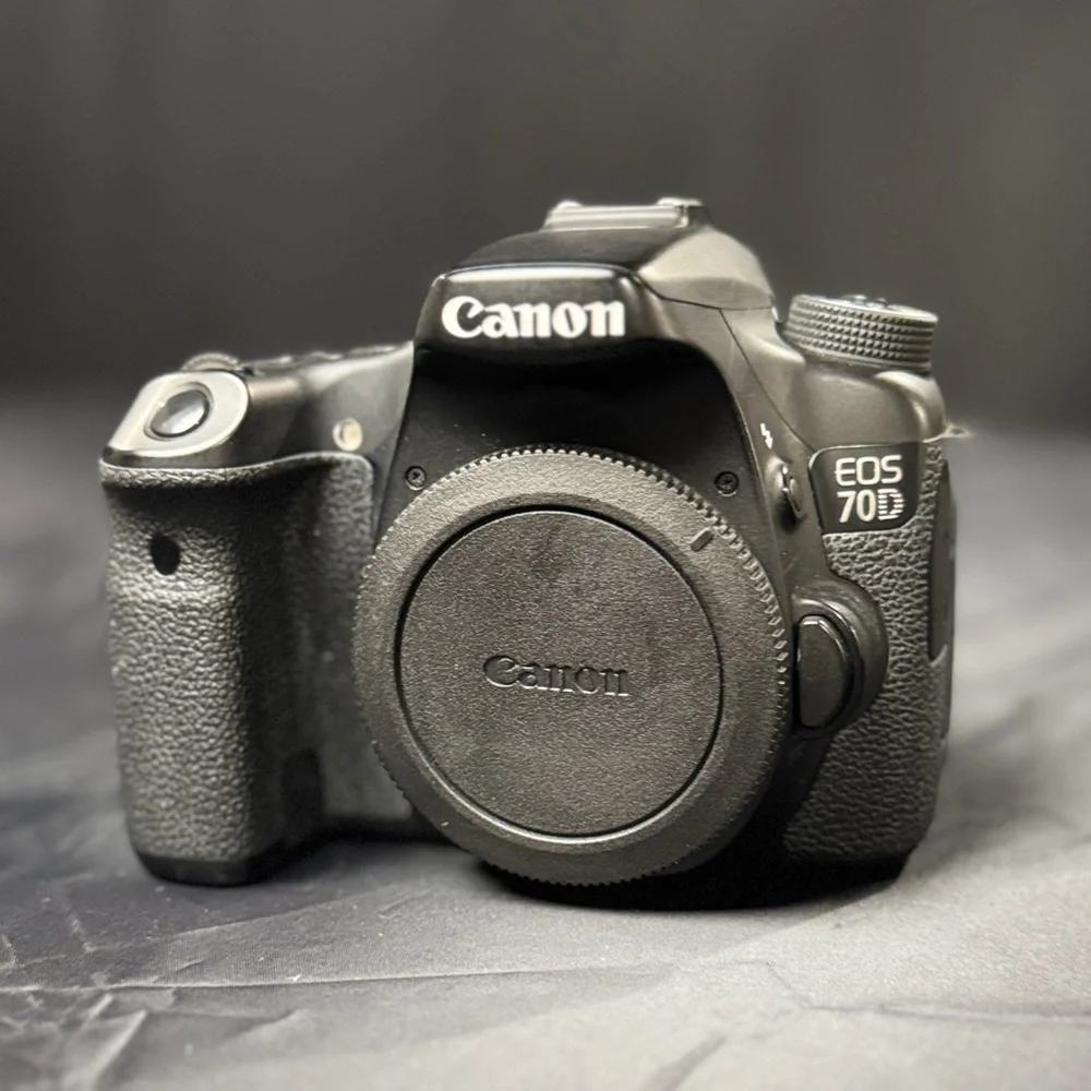 Canon EOS 70D with EFS 18-135mm lens - Excellent Condition